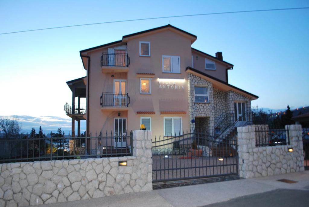 Apartments Villa Antonia Jadranovo Bagian luar foto